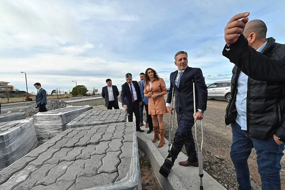 Arcioni: “Invertimos 5.000 millones de pesos en obras de energía en toda la Provincia”