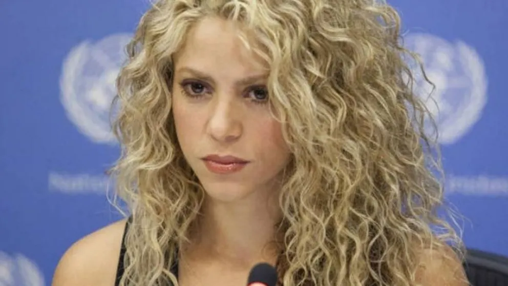 la reacción de Shakira al ver a Gerard Piqué besando a su nueva pareja