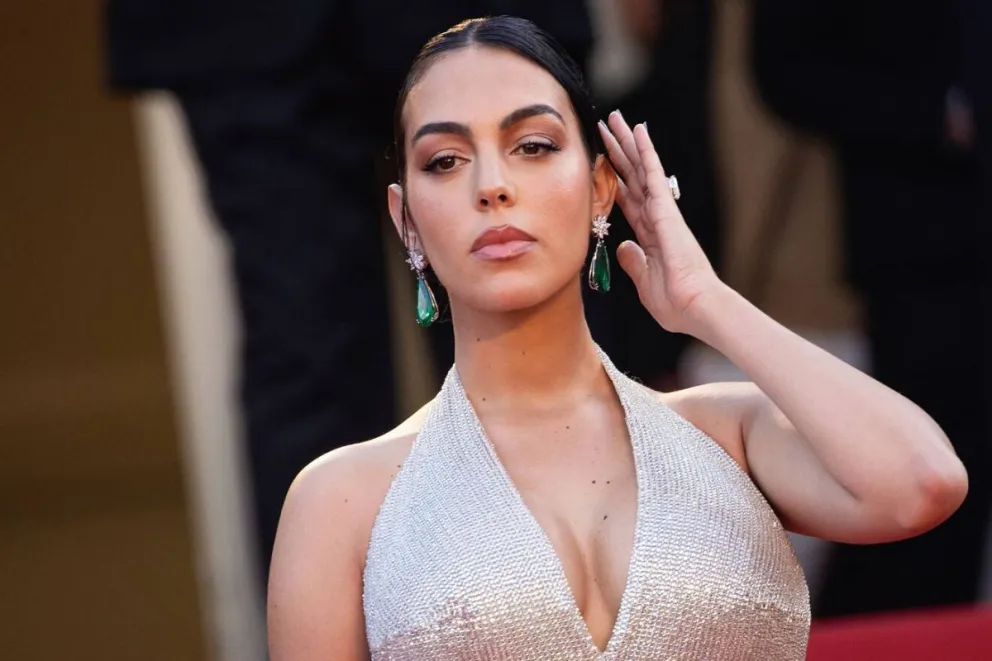 Así de hermosa luce Georgina Rodríguez en su visita a la Virgen de Fátima