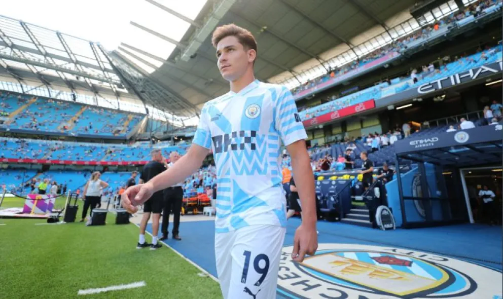 Hay locura por Julián Álvarez: los hinchas del Manchester City le hicieron una canción