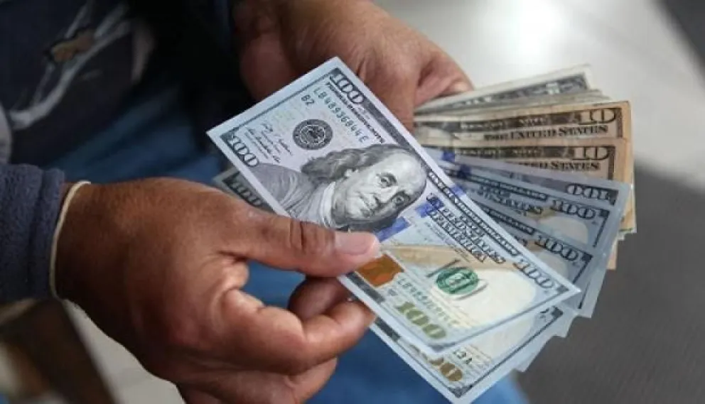 Cuánto es el salario mínimo en dólares en Argentina: uno de los más bajos de la región