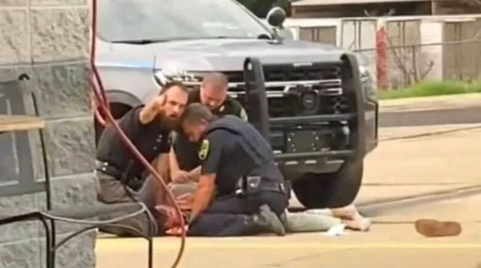 Video: en Estados Unidos, tres policías golpearon brutalmente a un detenido 