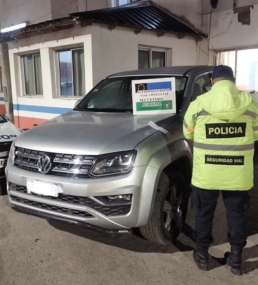 Se dio a la fuga cuando reconocieron que su camioneta tenía anomalías