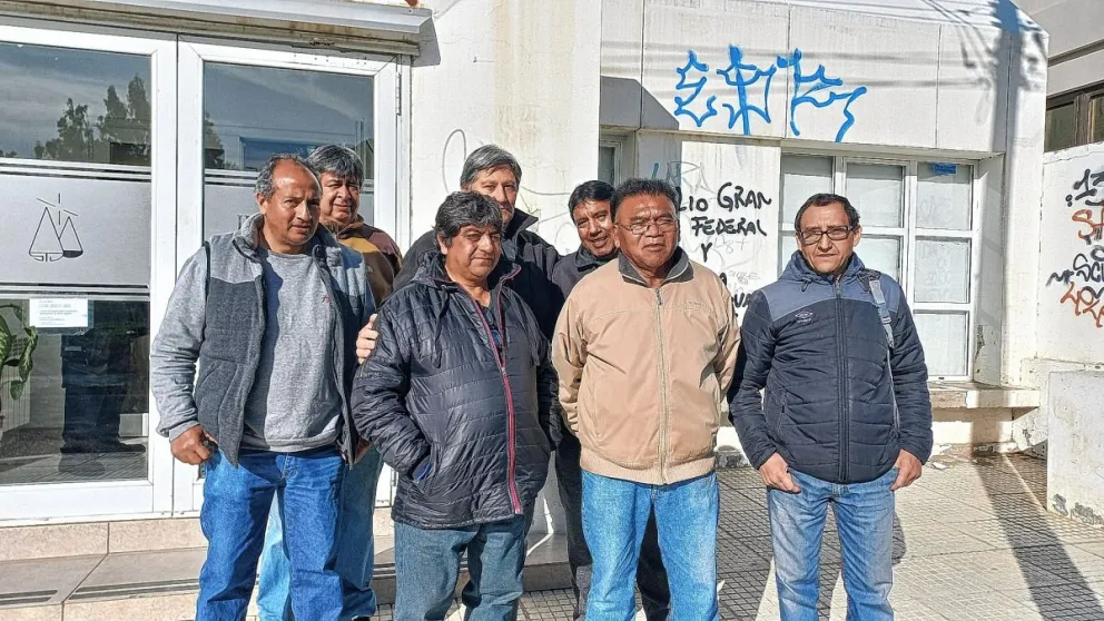 Trabajadores de Guilford siguen reclamando el pago de indemnizaciones