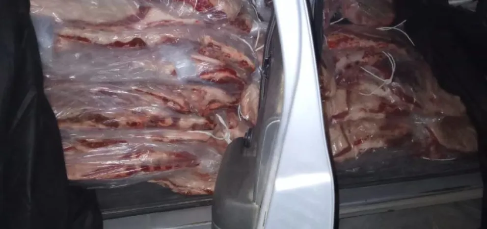 Decomisan cerca de dos toneladas de carne que eran transportadas ilegalmente a Roca