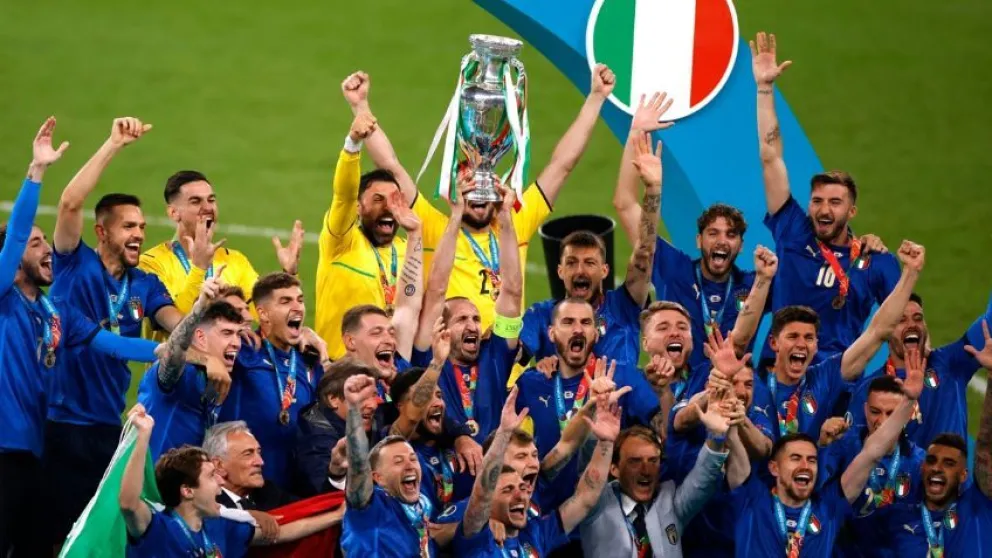 Un futbolista campeón de Europa confesó que el deporte lo “ayudó a estar con más mujeres”