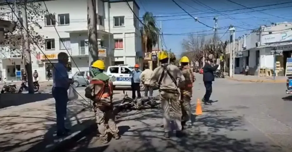 Un motociclista tuvo un fuerte accidente y se encuentra muy grave