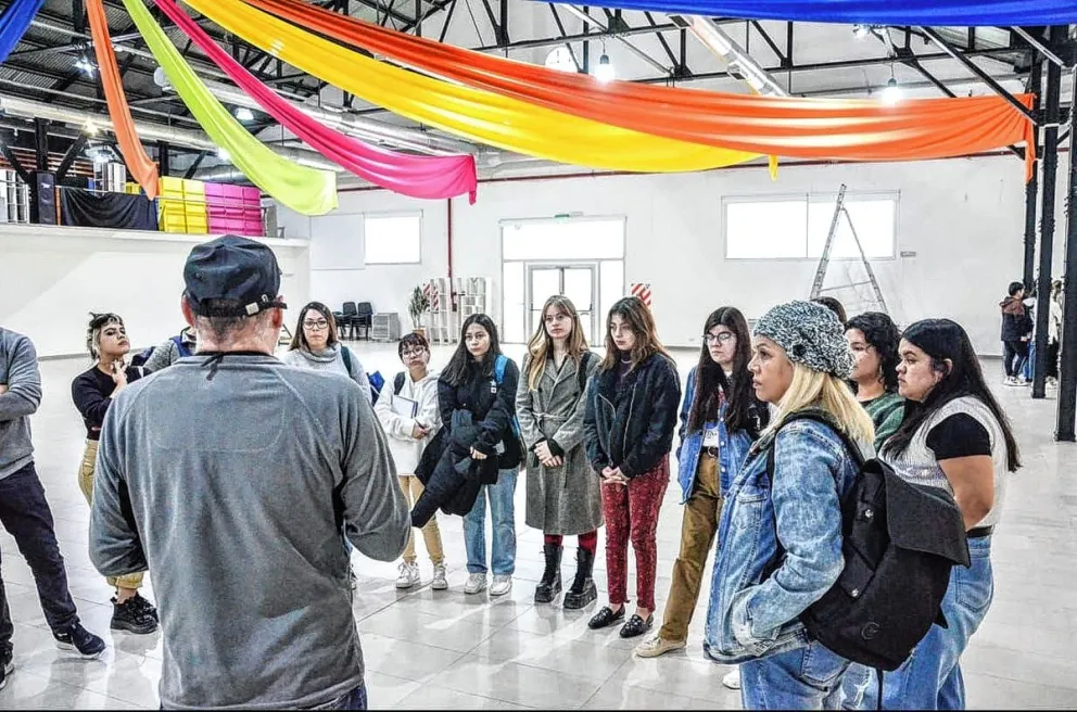 Estudiantes de Comunicación Social de la UNPSJB participarán en el streaming de la Feria del Libro  