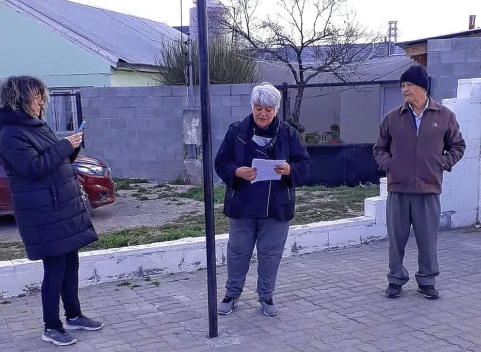 Vecinos de Km. 5 reclaman que un espacio histórico del barrio aparece con basura reiteradamente