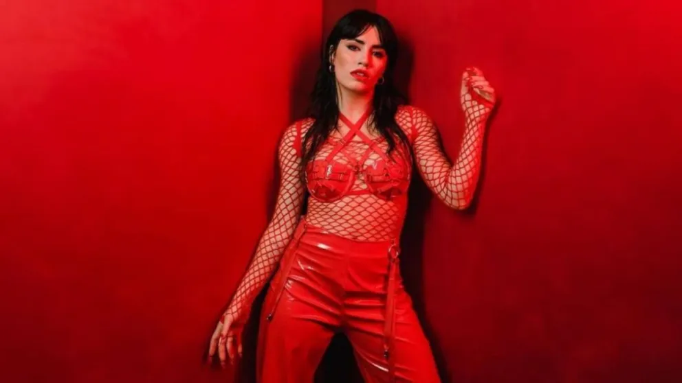 Lali deslumbra con sus looks mundialistas