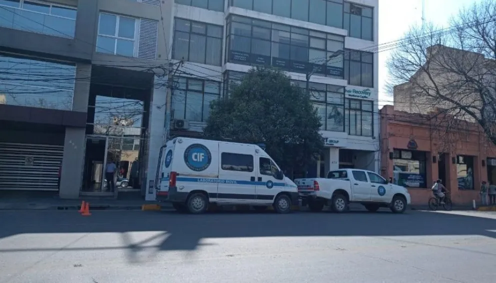 Vecinos en shock: encontraron el cuerpo sin vida de una mujer en pleno centro