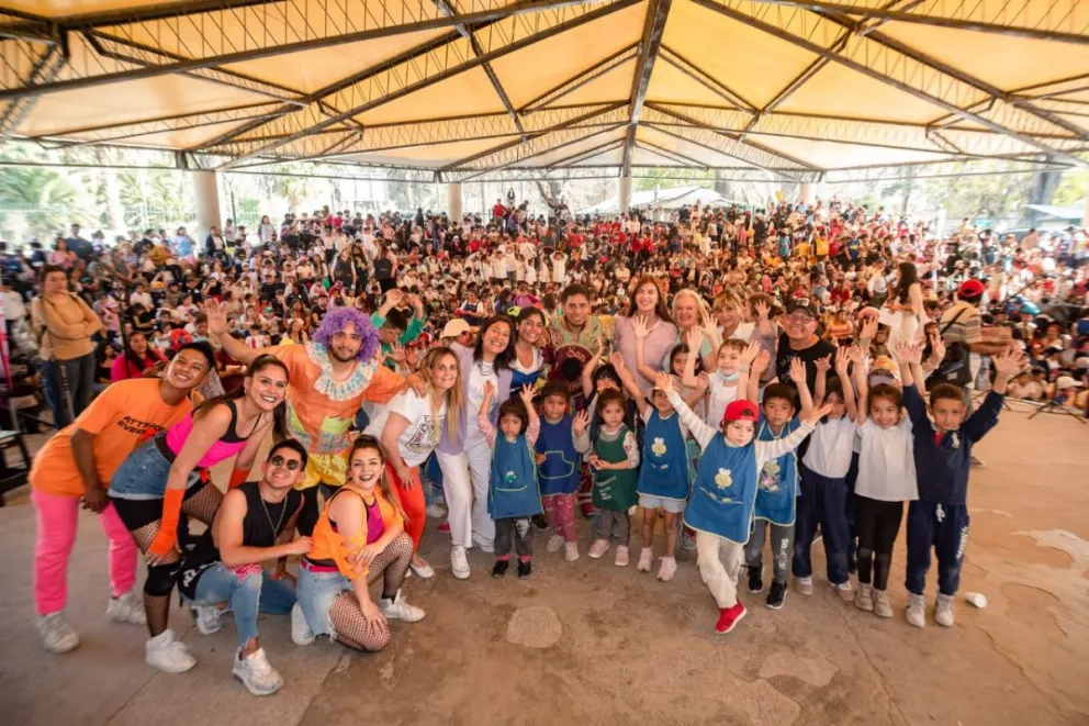 Bettina Romero participó de los festejos por el mes de la niñez en el Parque San Martín