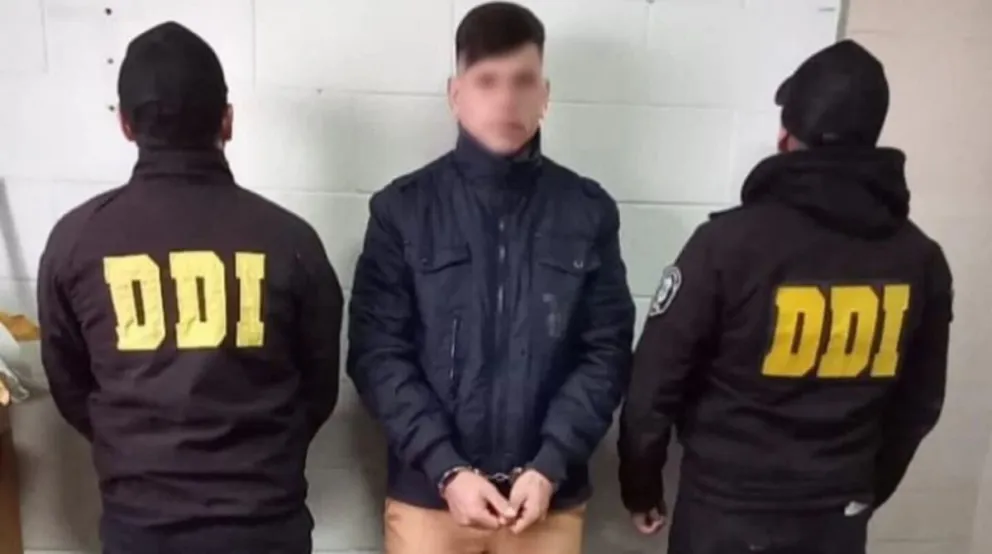 Un hombre se hacía pasar por trabajadora sexual desde la cárcel: le sacó $15 mil a un joven