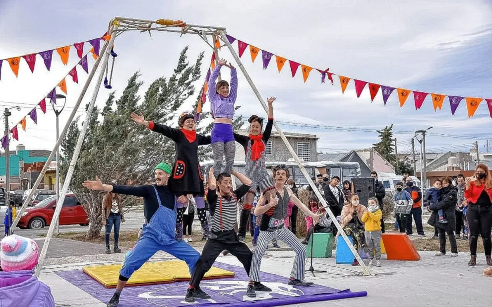 Esfuerzo y compromiso conjunto para agasajar a los niños del barrio Mosconi