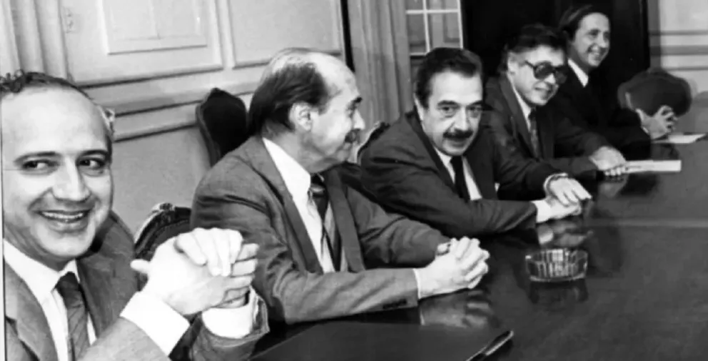El día que Alfonsín y su par de Brasil soñaron en Viedma una moneda en común: los detalles de el 'gaucho’