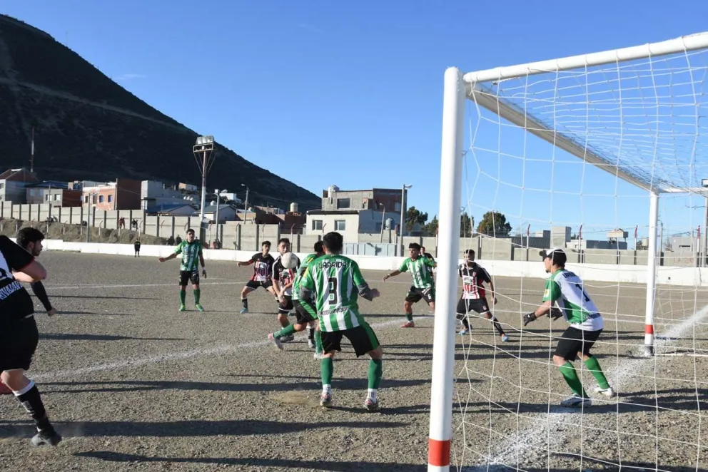 Fútbol Categoría "B":  Florentino Ameghino no pudo celebrar