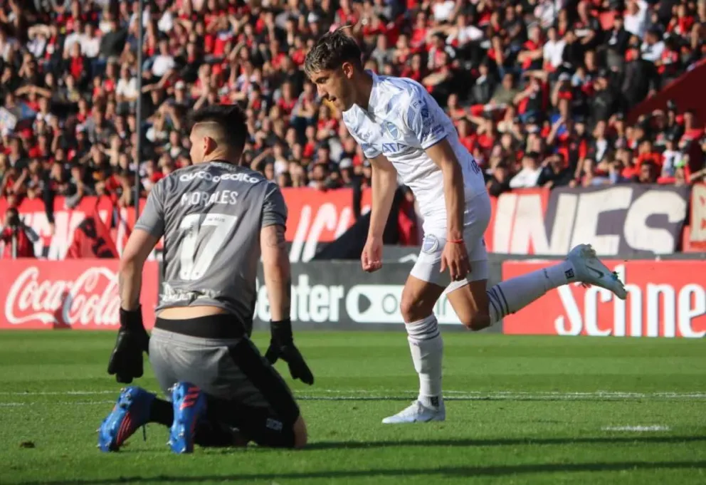 Godoy Cruz derrotó a Newells y se acerca al puntero