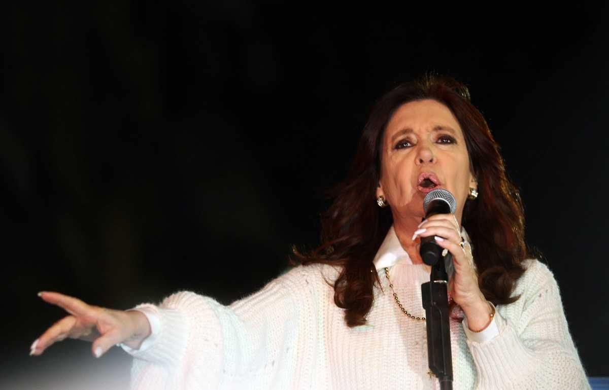 Cristina Kirchner le pidió a sus militantes que "vayan a descansar"