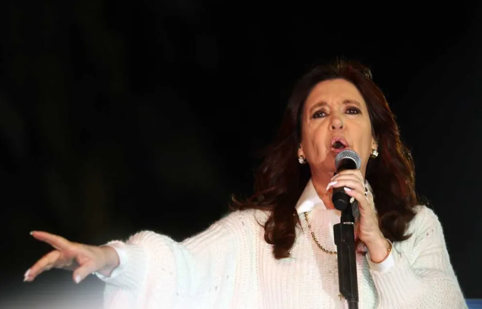 Cristina Kirchner le pidió a sus militantes que "vayan a descansar"