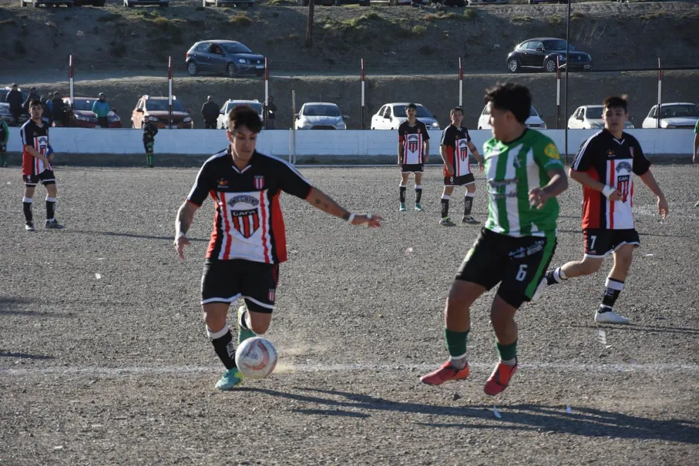 Fútbol Categoría "B":  Argentinos Diadema es el nuevo tercero