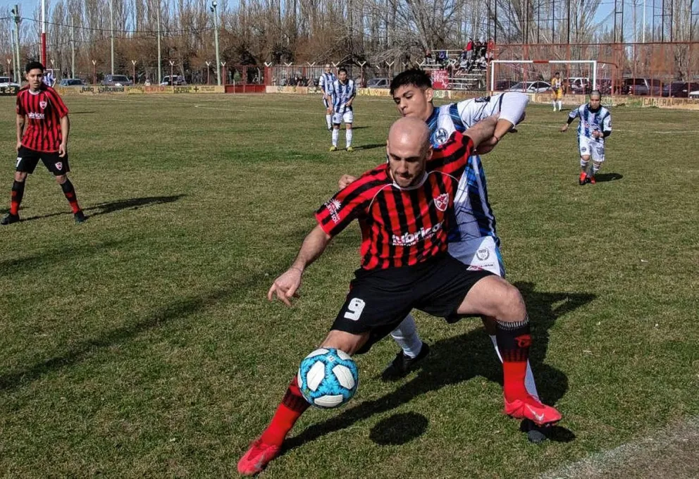 Deportivo Sarmiento volvió al triunfo