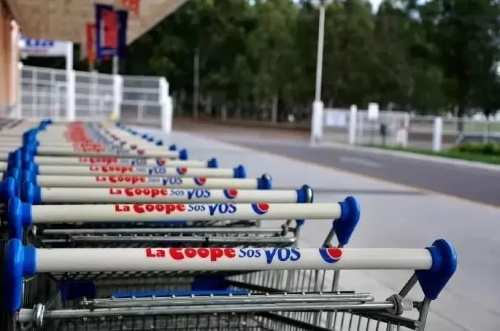 Ingreso a una de las sucursales. Foto archivo.