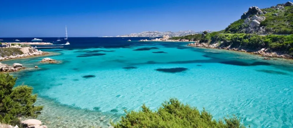 Una isla de Italia ofrece 15 mil euros a las personas que vayan a vivir al lugar: requisitos