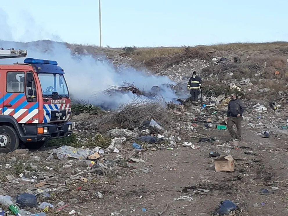 Limpieza en El Cóndor: incendio y susto durante la remediación