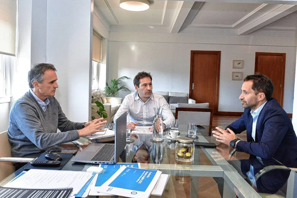 Luque e Issa se reunieron con el ministro Katopodis