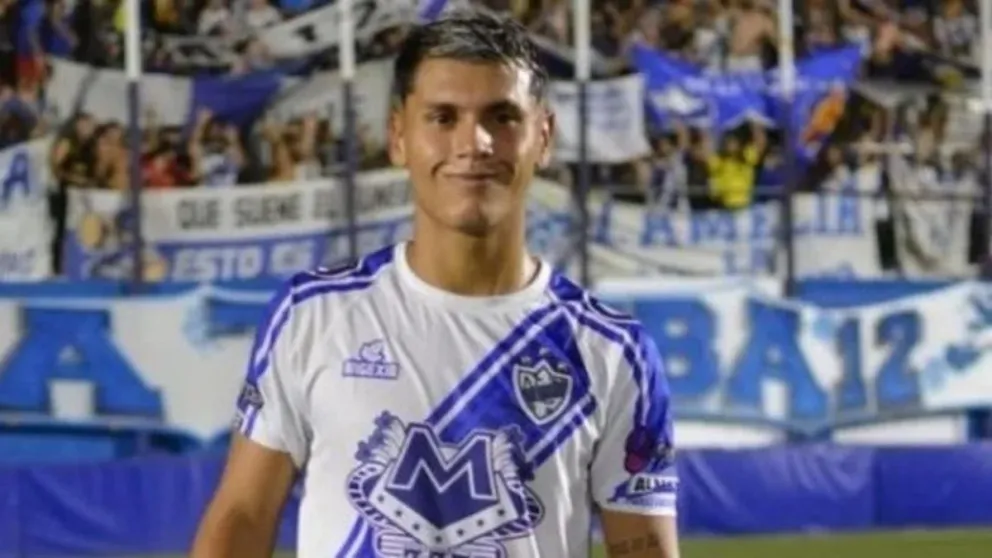 La policía confundió a un futbolista con un trapito, lo arrestaron y no llegó al partido