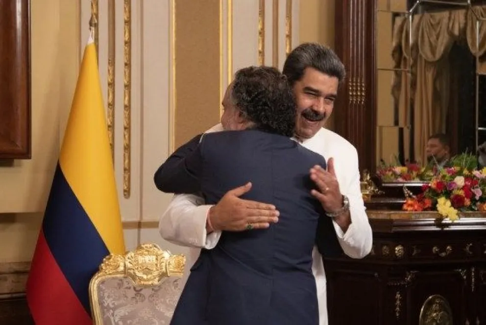 Venezuela y Colombia oficializan restablecimiento de relaciones diplomáticas