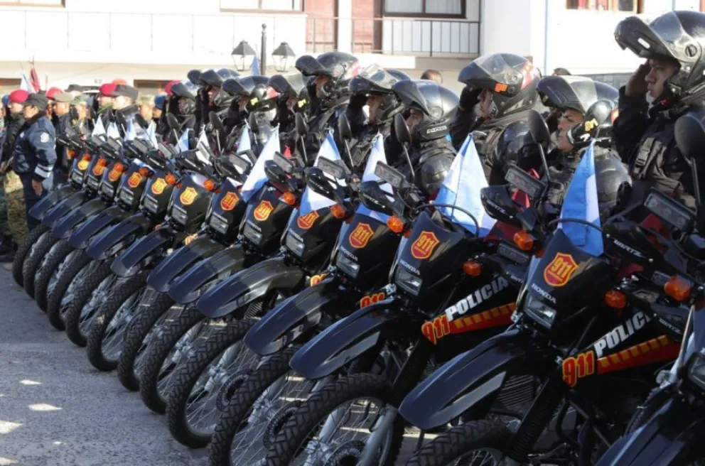 El gobernador entregó más de 100 motos para la policía y se refuerza la seguridad en Salta