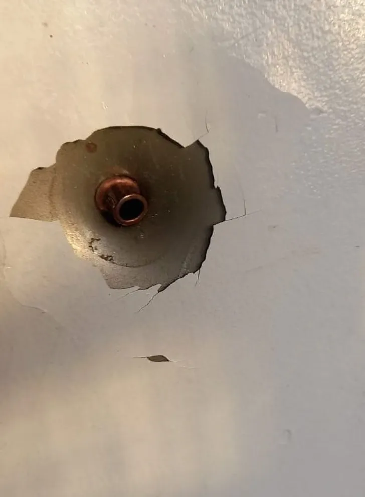 Una casa y un auto fueron blancos de disparos en Quinta 25