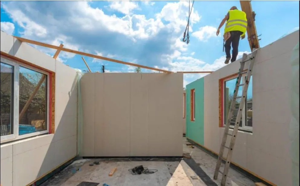 Empezó a pagar una prefabricada, pidió dar de baja el contrato y no le devolvieron las cuotas: será indemnizado 