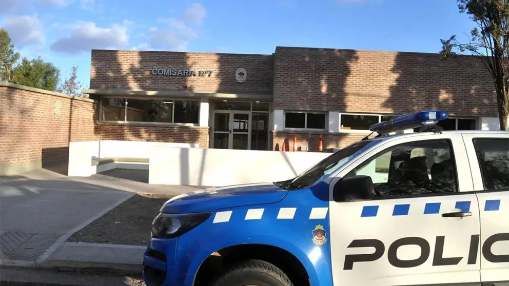 Un hombre con problemas psiquiátricos hirió a tres policías luego de una discusión