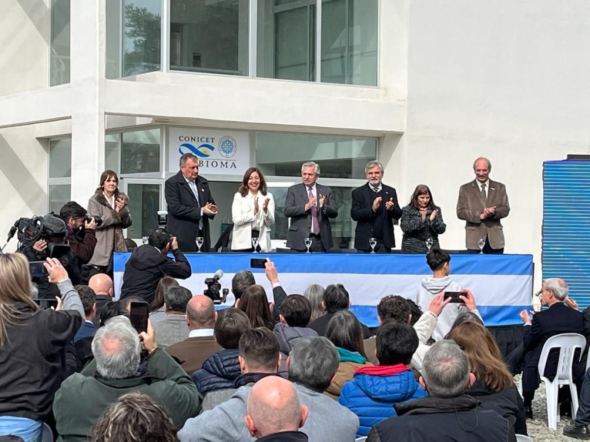 Fernández inauguró el edificio del INIBIOMA en Bariloche