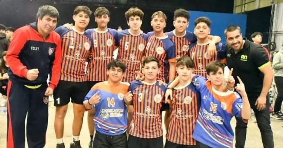 Defensores de Viedma conquistó el clasificatorio sub 16 de voley