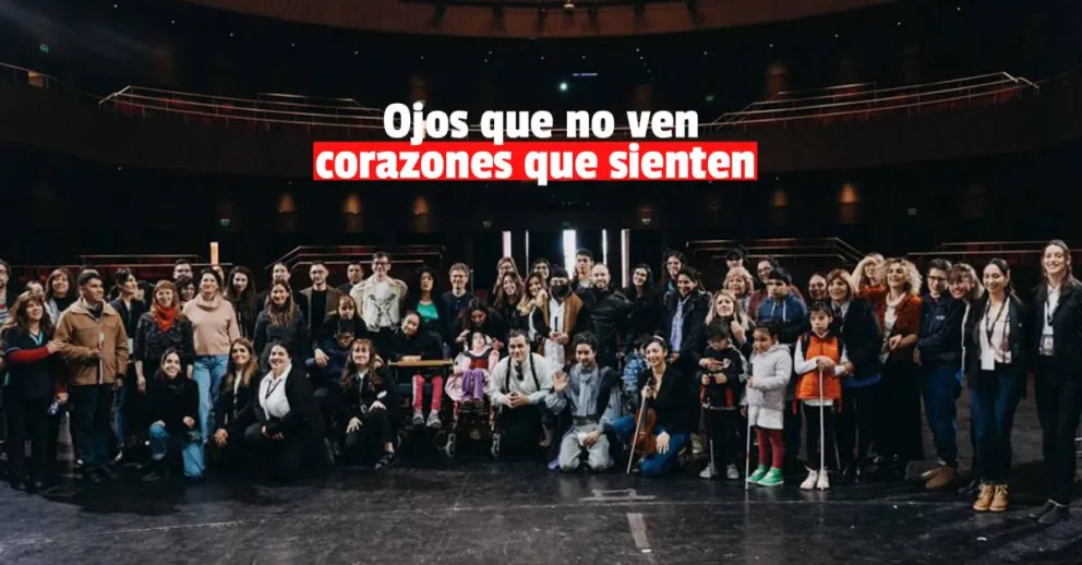 Teatro del Bicentenario: personas con discapacidad visual disfrutaron una Visita Táctil personalizada 