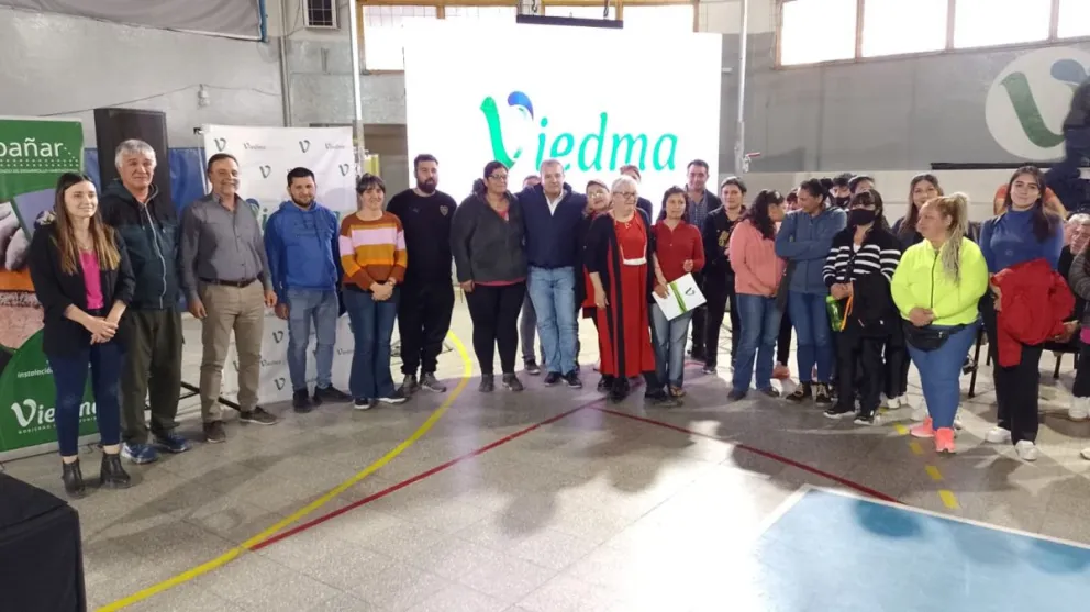 Por medio del programa Acompañar el Municipio brinda ayuda a familias de barrios viedmenses