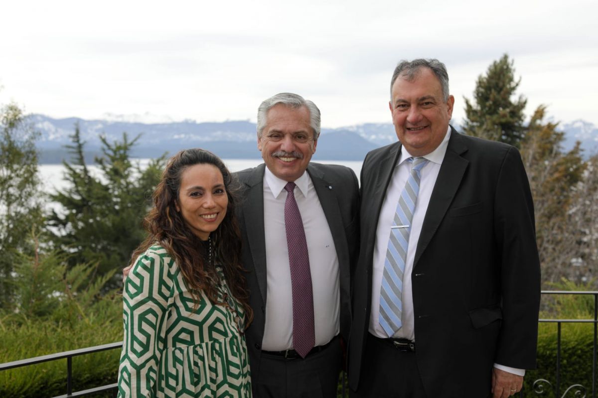 Elena Dur&oacute;n y Gustavo Gennuso recibieron a Alberto Fern&aacute;ndez en su casa. (Foto: gentileza)