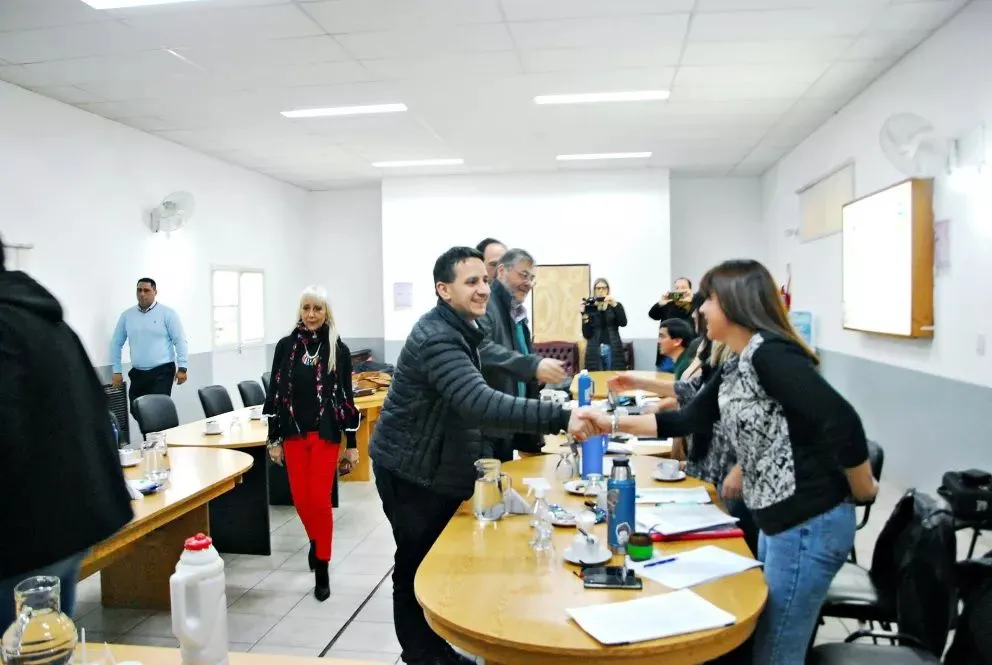 Amplían el ciclo lectivo hasta el 30 de diciembre y llamarían a conciliación obligatoria
