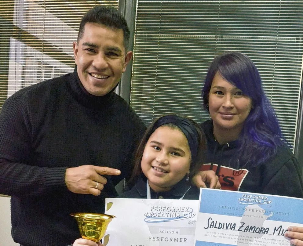Mía Sol Saldivia continúa avanzando en el Campeonato Argentino de Artes