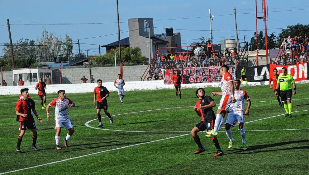  Fútbol local: Completan Próspero Palazzo y Huracán