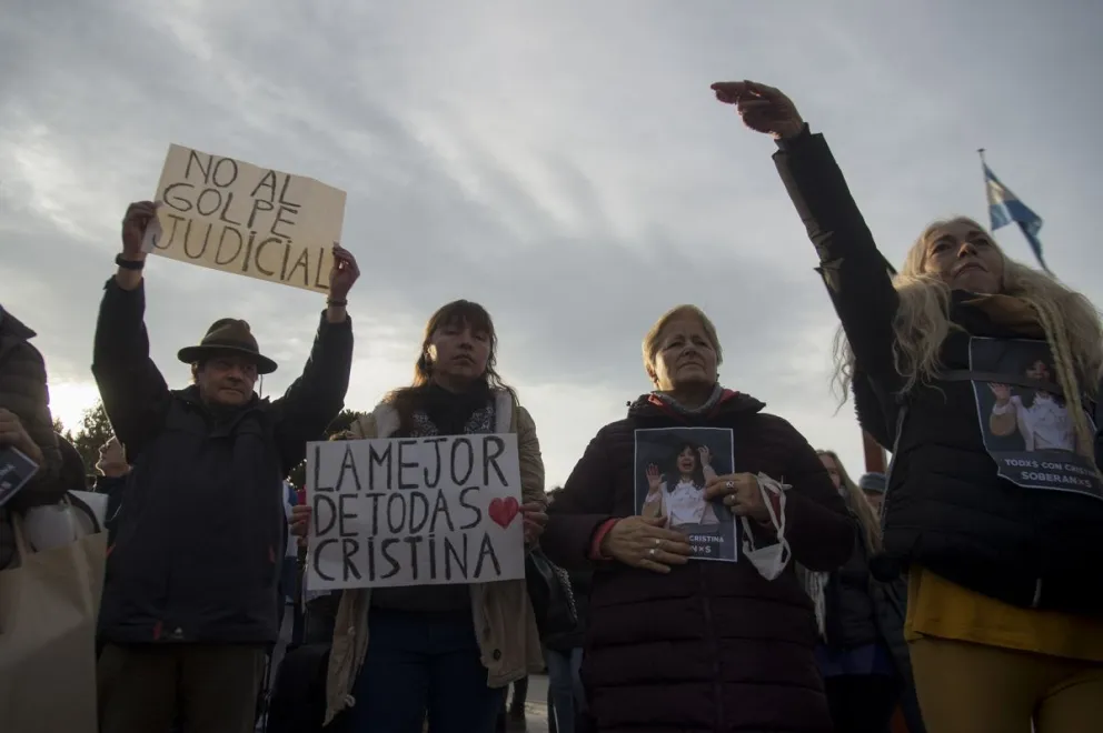 Nueva manifestación en apoyo a Cristina Fernández, en Bariloche
