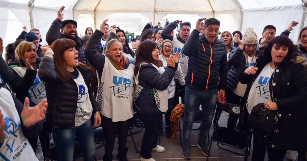 “La idea es mantener el acampe como protesta por lo menos 48 horas”