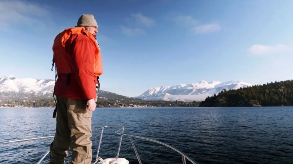 “Bajo Superficie”, la película sobre el Nahuelito, llegó al cine