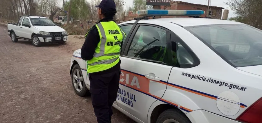 De película: robó una camioneta, quiso escapar en el auto de un amigo y terminaron los dos presos