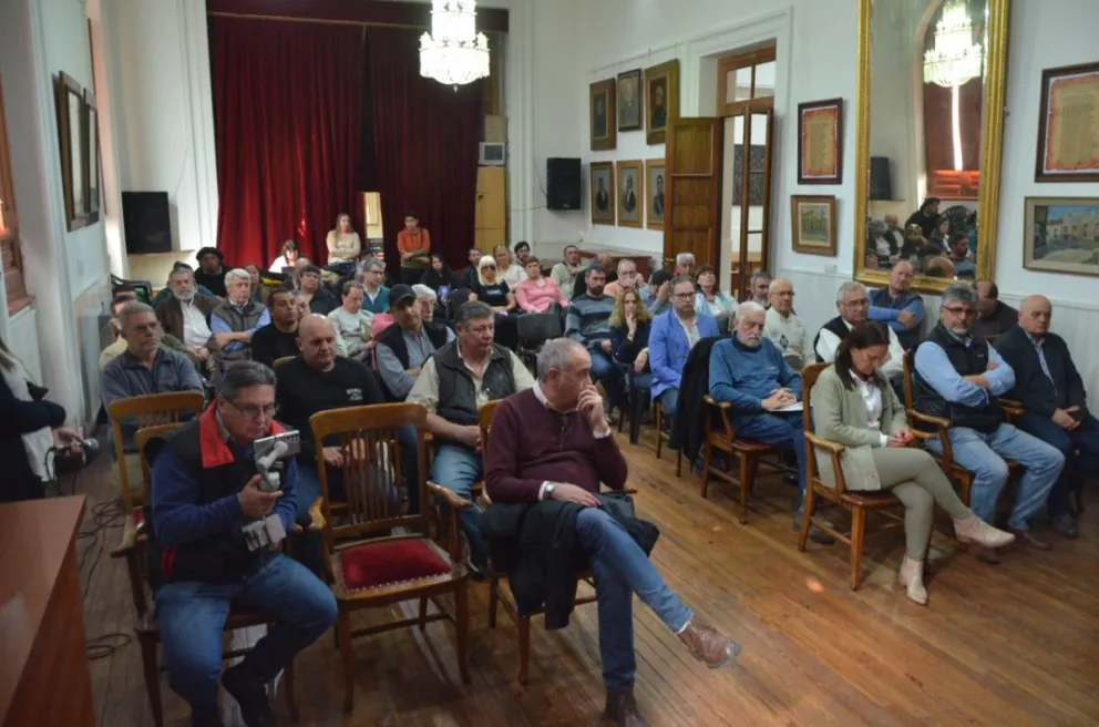 Representantes de instituciones intermedias y Municipio trabajarán en la defensa de los derechos hídricos