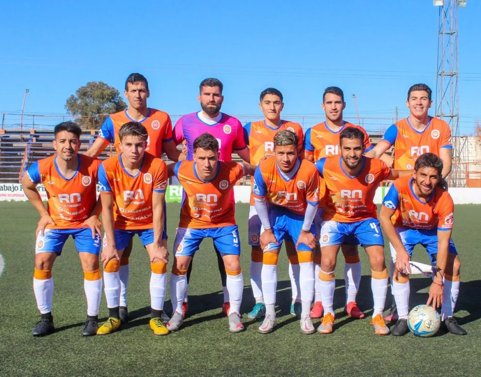 Este domingo Deportivo Roca recibe la visita de Estudiantes de Bariloche en un amistoso de pretemporada