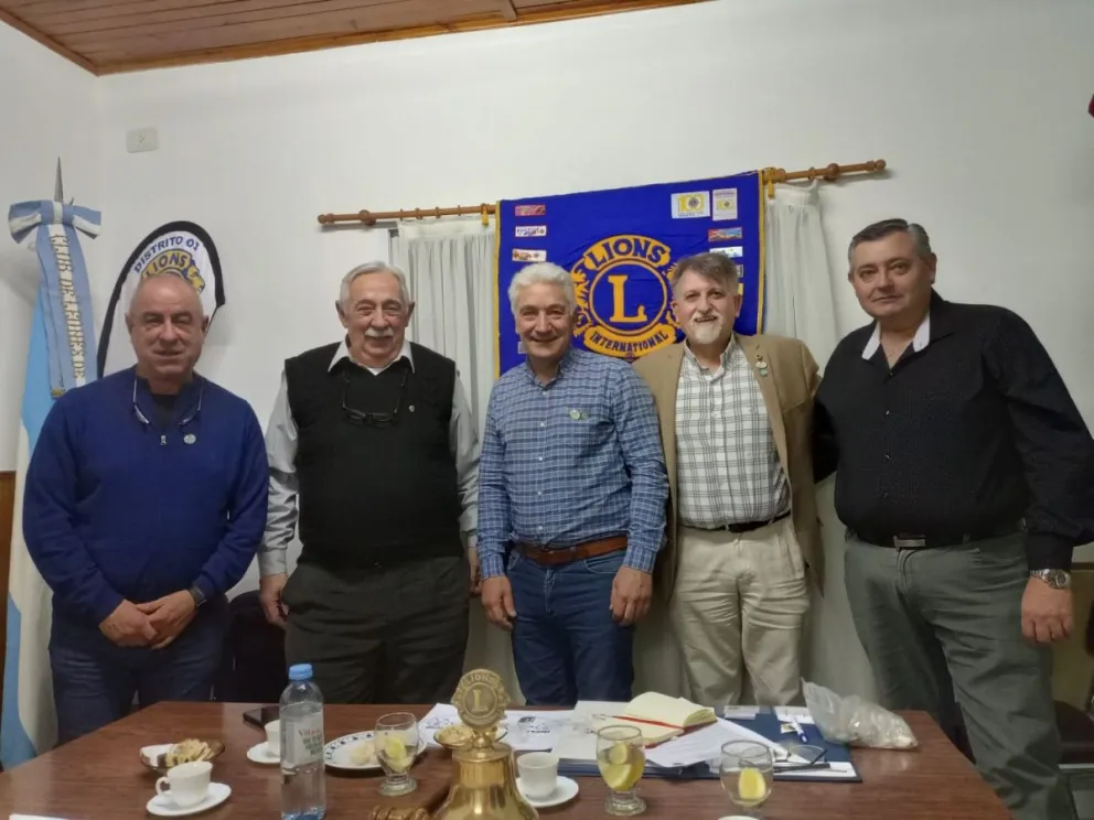 Visita protocolar del Gobernador del Club de Leones y recorrida por la ciudad 
